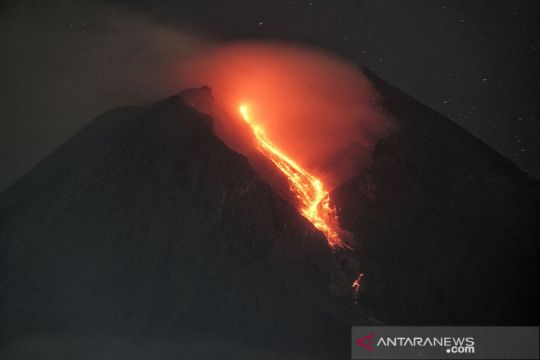 Gunung Merapi 110 kali luncurkan guguran lava selama sepekan
