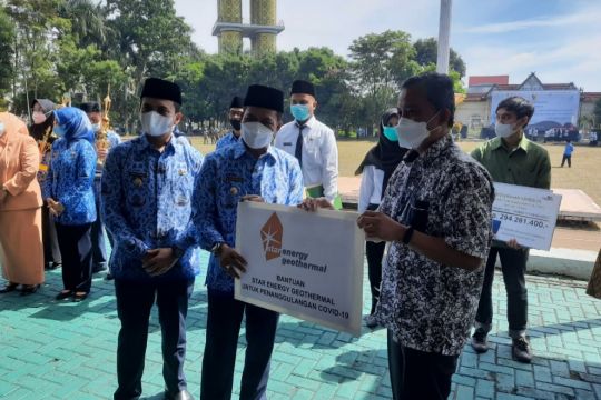 Star Energy Geothermal serahkan bantuan 2.000 masker ke Pemkab Bandung