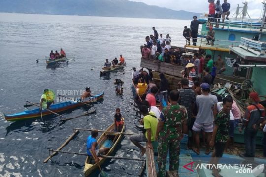 Basarnas Ambon evakuasi nelayan Desa Tawiri yang ditemukan tewas