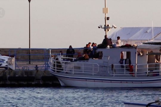 Perahu migran Lebanon dan Suriah dibawa ke pelabuhan Siprus