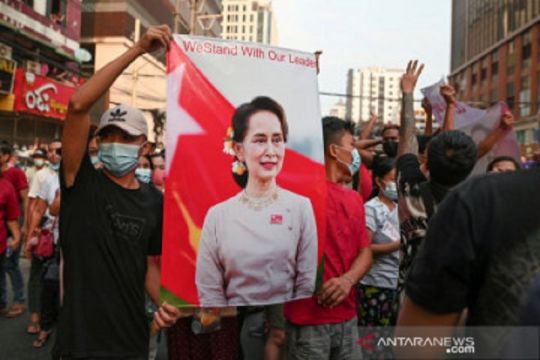 Suu Kyi diganjar hukuman 4 tahun penjara
