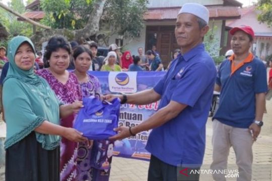 Nasdem salurkan 2.000 paket sembako korban banjir Hulu Sungai Tengah