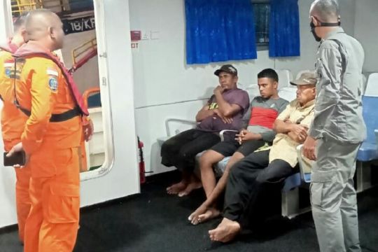 Tim SAR gabungan selamatkan dua warga di perairan Maluku Tenggara
