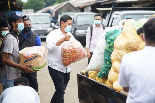 Wali Kota Kediri beli sayur bantu warga terdampak bencana