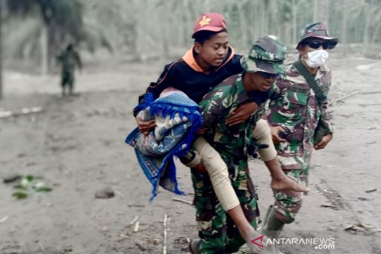 TNI AU kerahkan pasukan khusus bantu evakuasi korban letusan Semeru