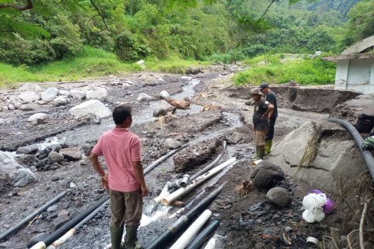 Sleman terus perbaiki jaringan pipa air terdampak banjir lahar Merapi