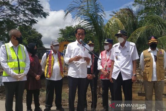 Presiden Jokowi: Tepi sungai Kapuas dan Melawi perlu ditanami pohon