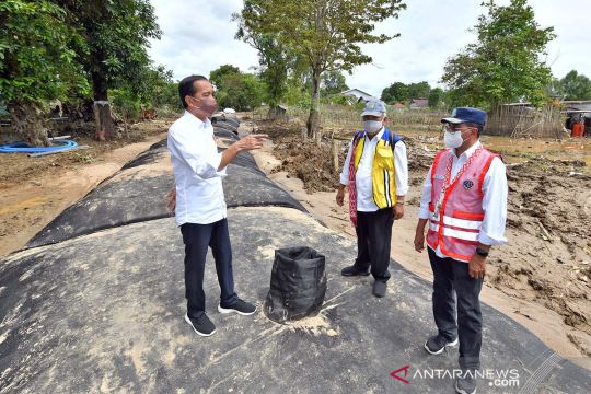 Presiden Jokowi tinjau proyek penahan banjir di Sintang Kalbar