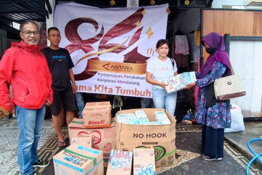 Antara NTB salurkan bantuan untuk warga terdampak banjir Lombok Barat
