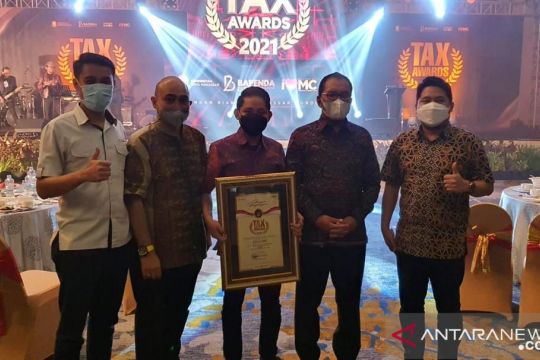 Kalla Group raih penghargaan Tax Award 2021 Kota Makassar