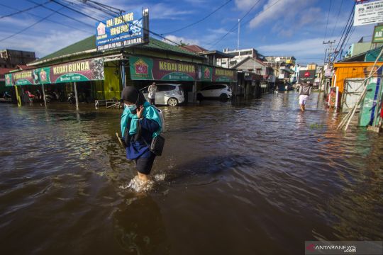 Banjir rob genangi Banjarmasin