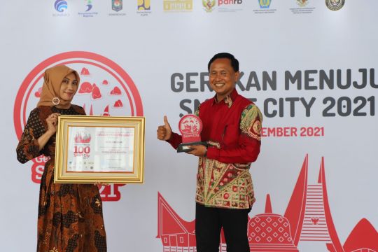Kota Mataram raih penghargaan "smart living" dari Kemkominfo RI