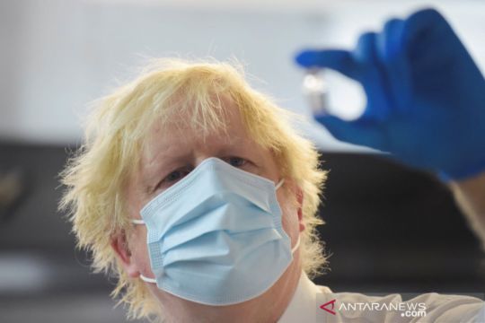 Inggris tak lagi wajibkan masker, WFH mulai pekan depan