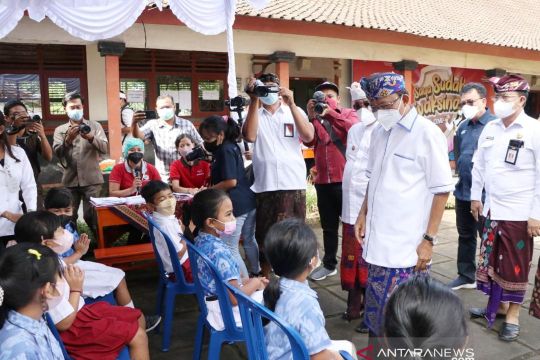 Gubernur Bali targetkan tiap hari vaksinasi 40 ribu anak
