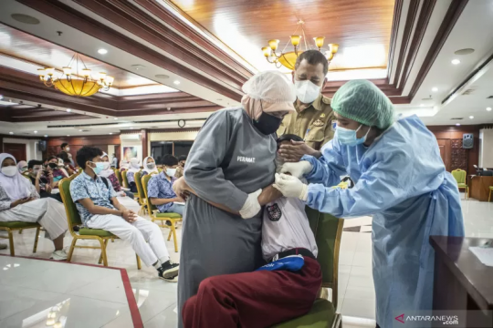 Pemkot Banda Aceh telah vaksinasi 3.914 pelajar SMP