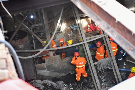 Puluhan orang terjebak dalam tambang batu bara di China utara