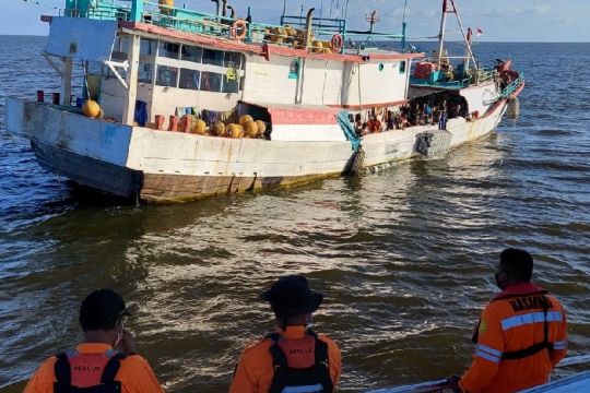 KM Kalimas 4 tenggelam dihantam ombak di Perairan Asmat