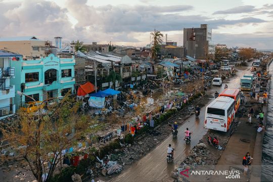 Korban tewas Topan Rai di Filipina tembus 375 dan 56 belum ditemukan