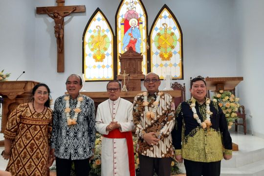 UP meresmikan gereja Katolik lengkapi enam rumah ibadah