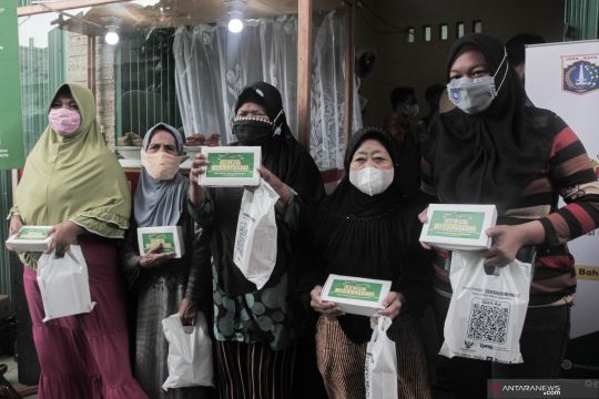 Baznaz dan Bank DKI Syariah gandeng warung makan bantu fakir miskin