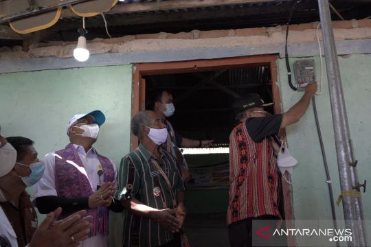 PLN alirkan listrik ke 525 keluarga di pelosok Nusa Tenggara Timur
