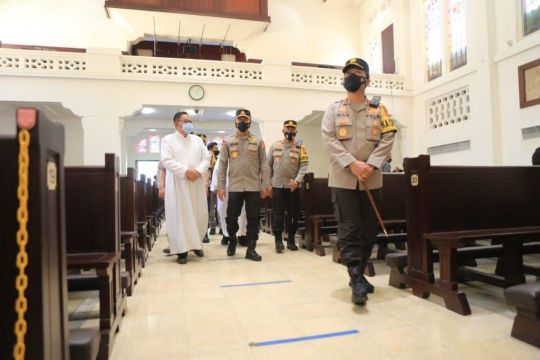 Irwasum Polri mengapresiasi protokol kesehatan gereja di Surabaya