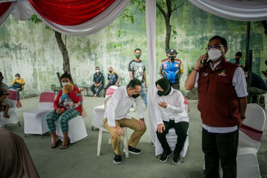 Wali Kota Surabaya permudah akses penerima bansos tambahan Kemensos