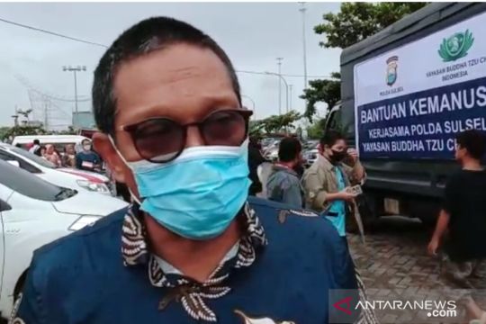 Angin terjang tenda vaksinasi COVID-19, dua warga Makassar terluka
