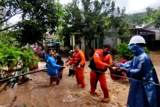 Banjir terjang 6 kecamatan di Pulau Lombok