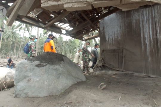 Basarnas kerahkan 5 tim cari korban hilang erupsi Semeru