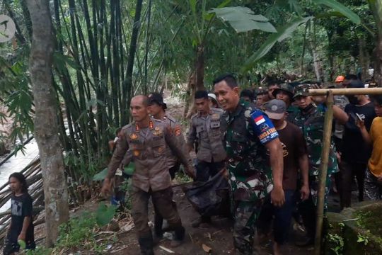 Petugas temukan 1 korban jiwa korban banjir bandang Lombok Barat