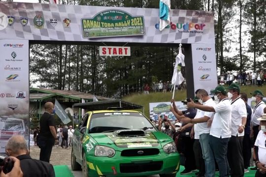 56 Pereli berlaga dalam Kejurnas Danau Toba Rally 2021
