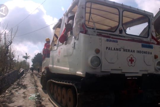 PMI terjunkan 2 kendaraan taktis bantu evakuasi korban APG Semeru