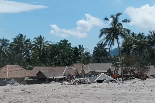 Relokasi warga terdampak bencana Semeru di lahan Perhutani