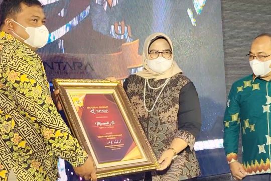 Sejumlah pejabat daerah di Aceh terima penghargaan Sahabat Antara