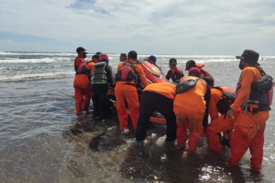 Korban tenggelam di Pantai Parangtritis belum ditemukan Tim SAR