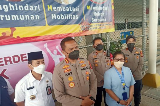 Polrestro Jakarta Barat gelar vaksin anak "door to door"