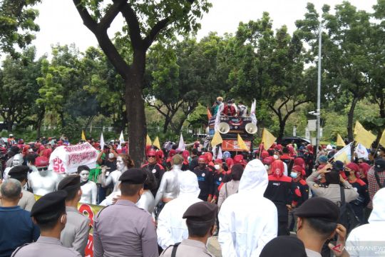 Wagub DKI minta pengusaha patuhi aturan kenaikan UMP Jakarta