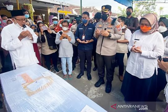 Jenazah PMI korban kapal tenggelam Malaysia tiba di Lumajang