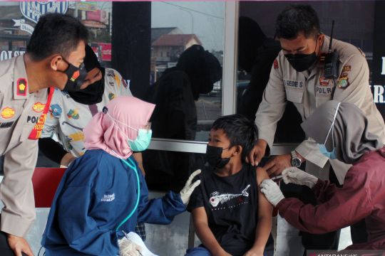 Program Vaksinasi Merdeka Anak memvaksinasi 1,4 juta anak di Jadetabek
