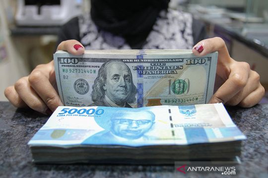 Rupiah menguat jelang pengumuman hasil rapat Bank Indonesia