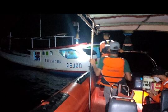 Basarnas evakuasi dua nelayan di Perairan Selayar