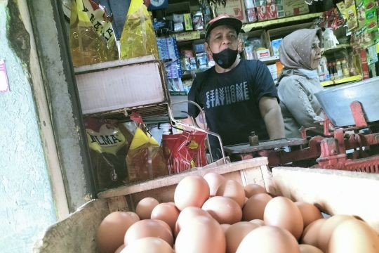 Harga telur ayam negeri di Pasar Slipi  Jakarta Barat turun