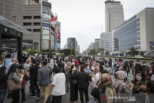 DKI kemarin, demo buruh hingga dampak gempa di Jakarta