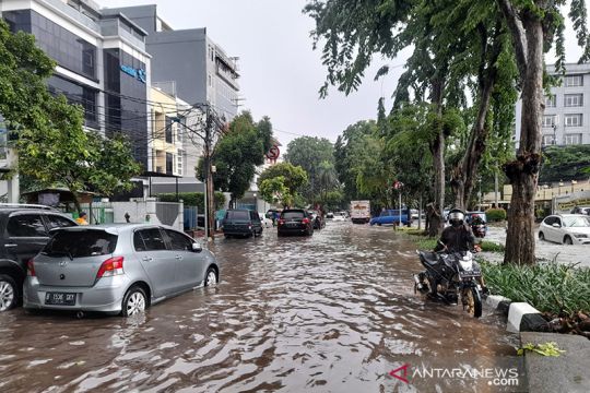 Hujan deras, Jalan Merdeka Timur hingga Bungur banjir