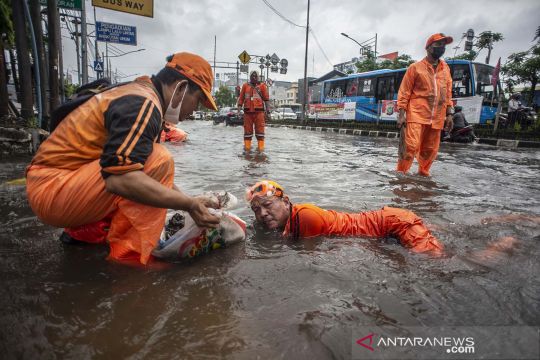 Jakarta sepekan, dari banjir hingga Covid-19 di sekolah