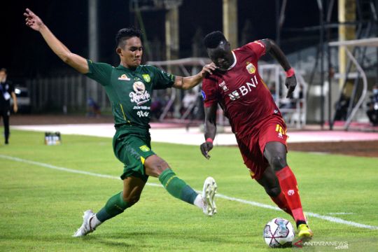 Bhayangkara FC kembali ke puncak seusai bangkit kalahkan Persebaya