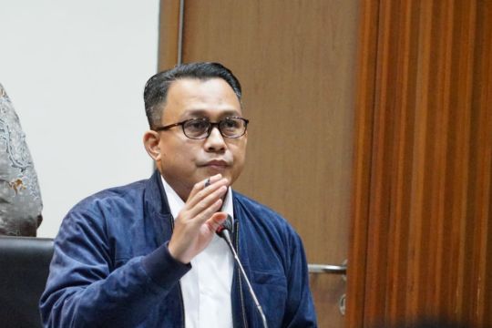 KPK bawa tujuh orang ke Jakarta dari OTT di Langkat
