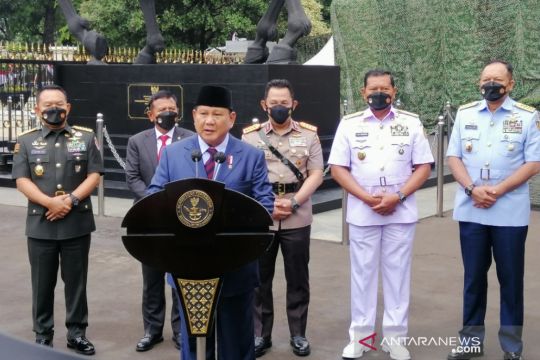 Prabowo serahkan dokumen pertahanan strategis kepada TNI