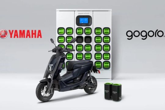 Yamaha rilis e-skuter EMF ditenagai baterai Gogoro yang dapat ditukar